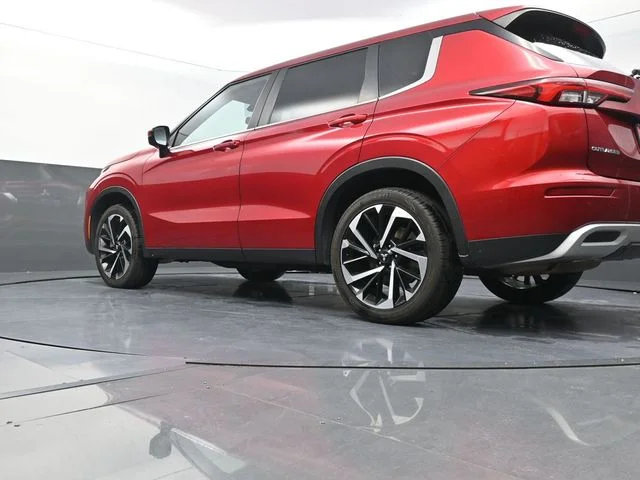 Used 2024  Mitsubishi SE image 35