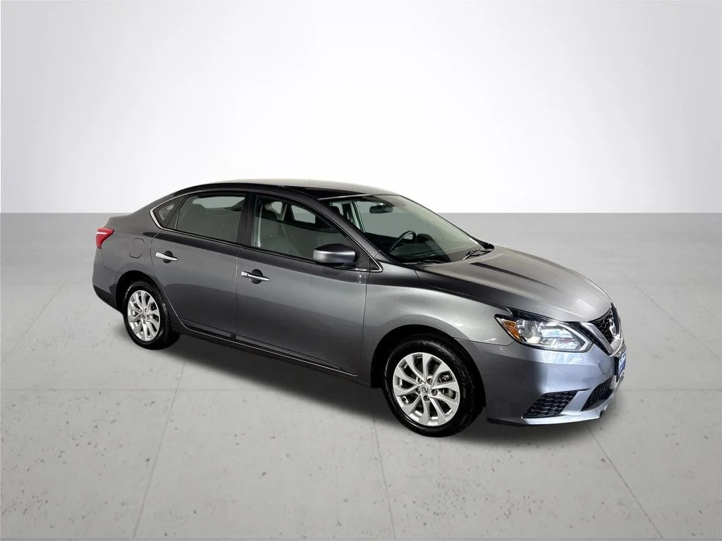 Used 2018 Gray Nissan SV image 4
