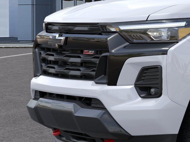 New 2026 Summit White Chevrolet Z71 image 13