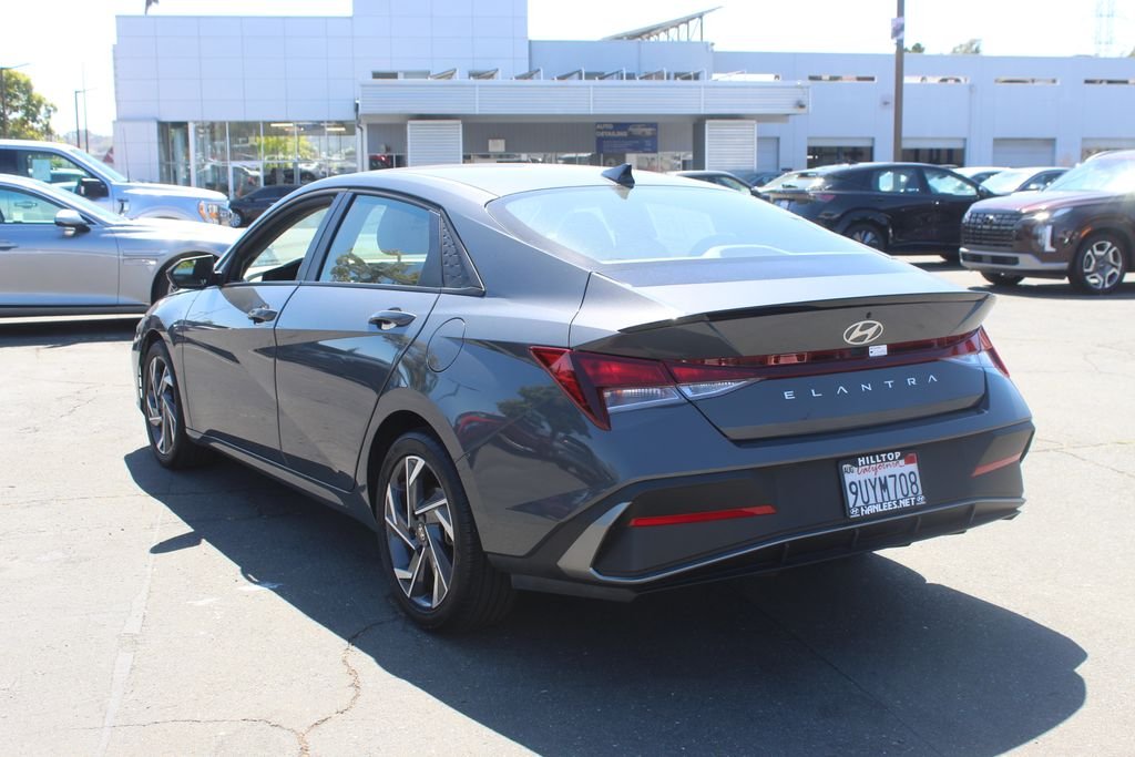 Certified Used 2025 Gray Hyundai SEL Sport image 9