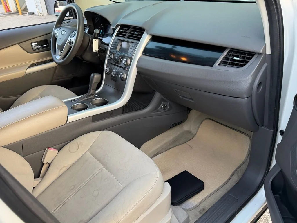 Used 2011 White Suede Ford SE image 16