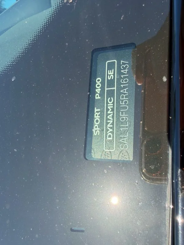 Used 2024  Land Rover Dynamic SE image 25