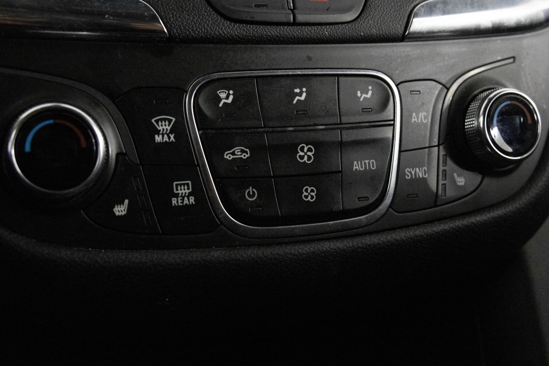 2023 CHEVROLET EQUINOX - Image 24