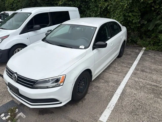 Used 2016 White Volkswagen 1.4T S image 4