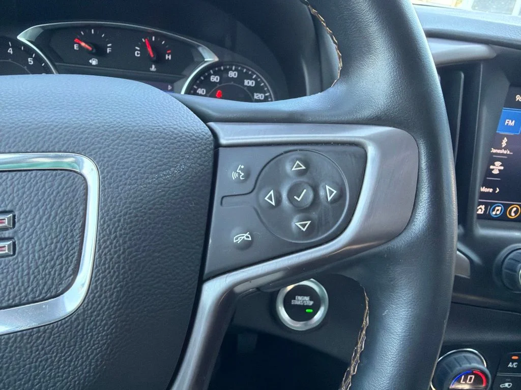 Used 2024 White GMC AT4 image 22
