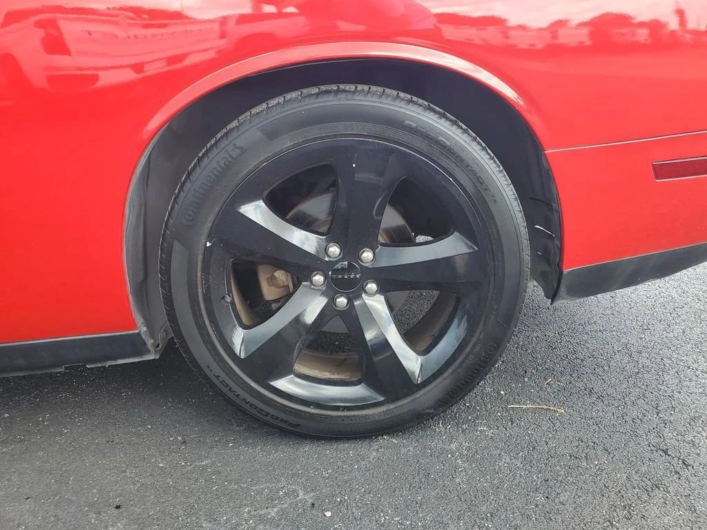 Used 2014 Red Dodge R/T image 31