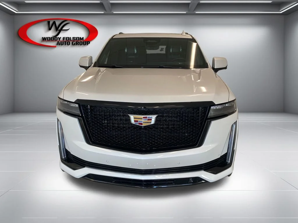 Used 2021 White Cadillac Sport Platinum image 2