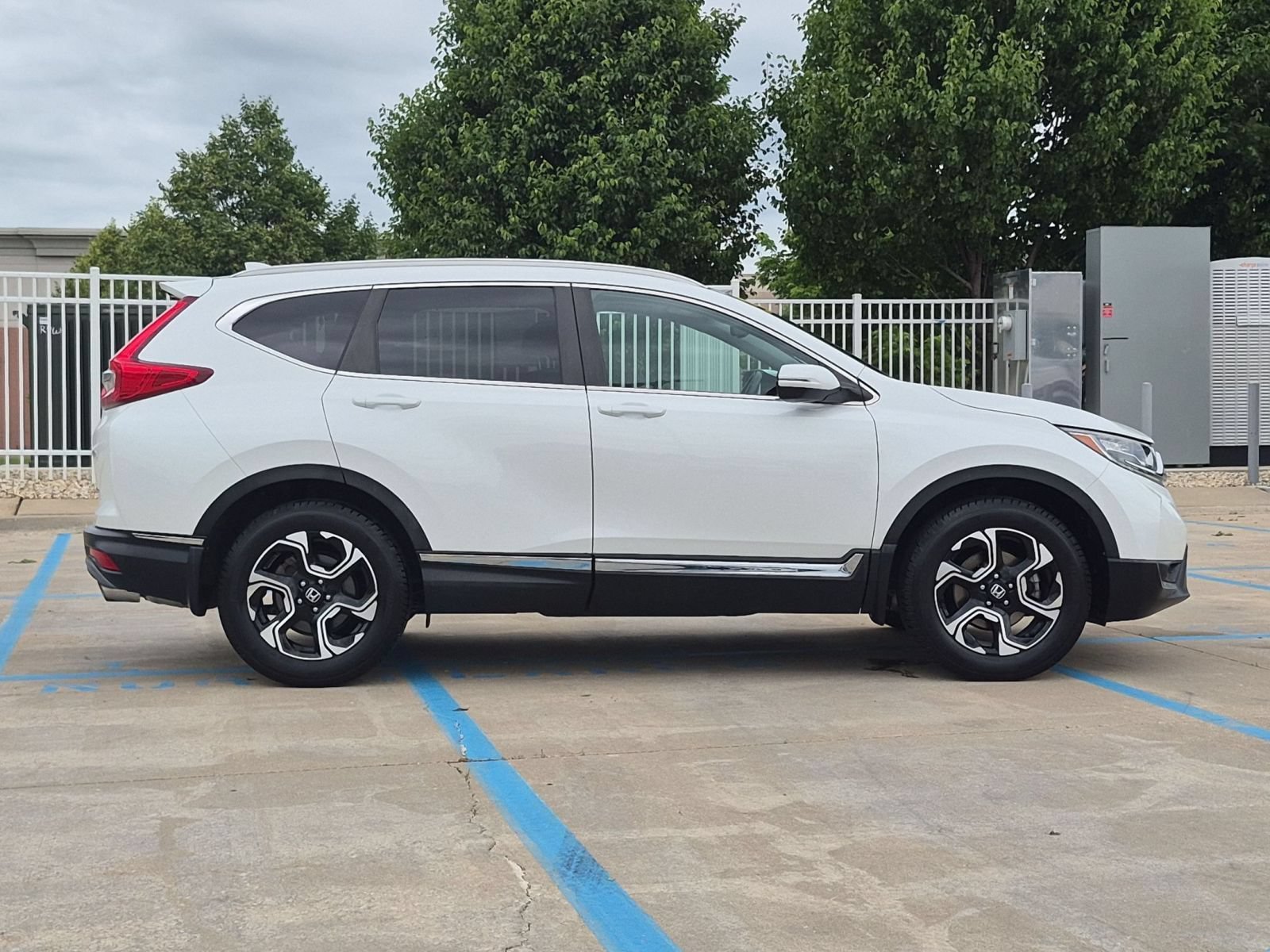 Certified Used 2019 Platinum White Pearl Honda Touring AWD image 6