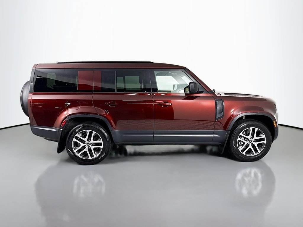 New 2025 Sedona Red Land Rover S image 8