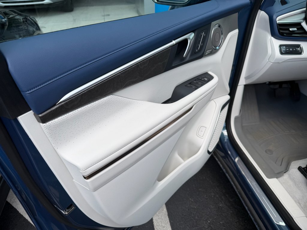 Used 2026 Ocean Blue Metallic Buick Avenir image 5