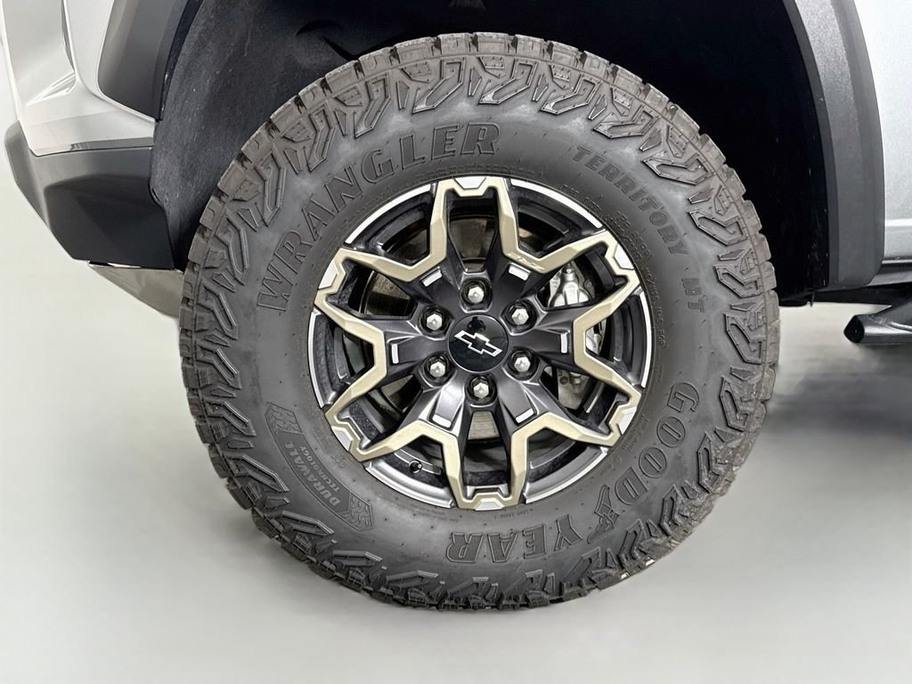 Used 2025 Sterling Gray Metallic Chevrolet ZR2 image 30