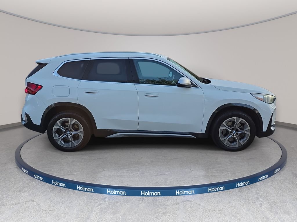 Used 2024 White BMW xDrive28i image 5