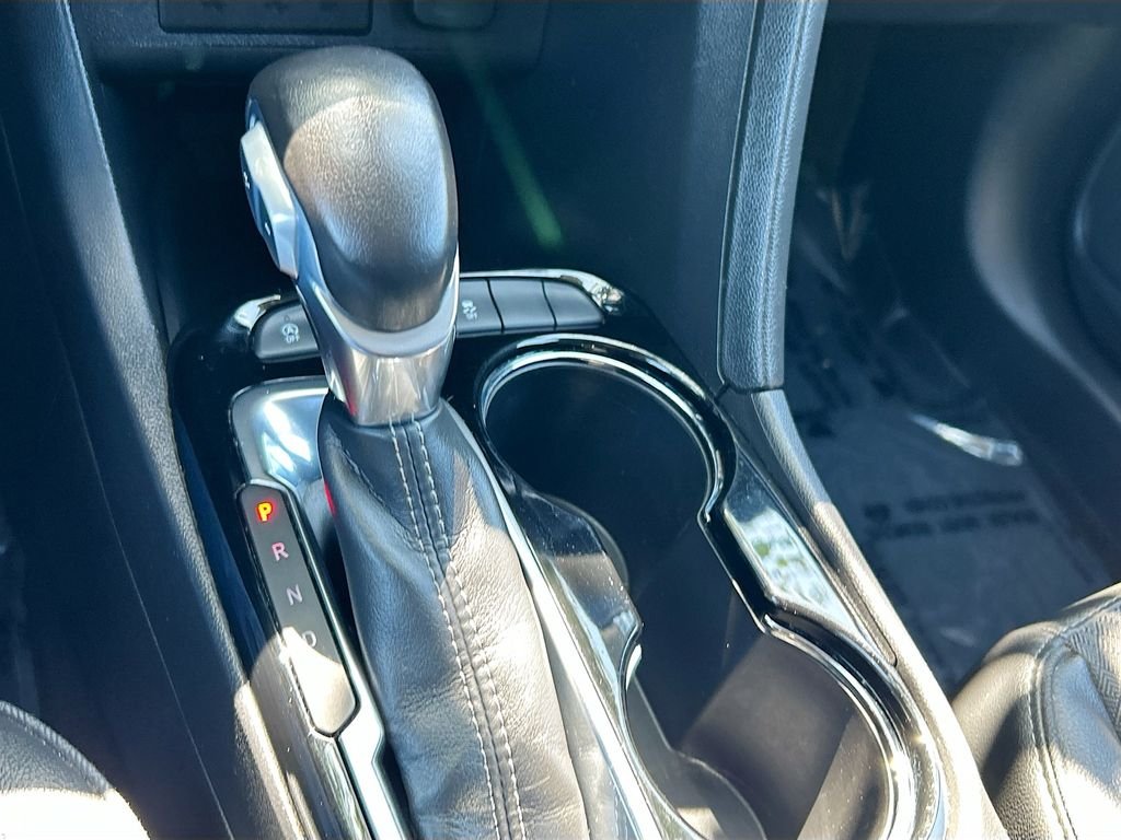 Used 2021 Ebony Twilight Metallic Buick Select image 16