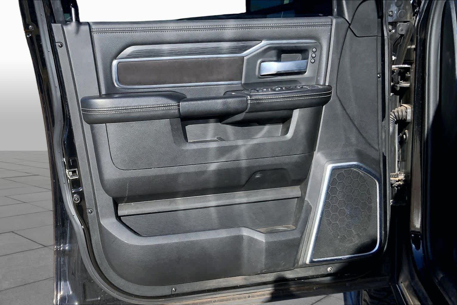 Used 2024 Diamond Black Crystal Pearlcoat Ram Laramie image 20