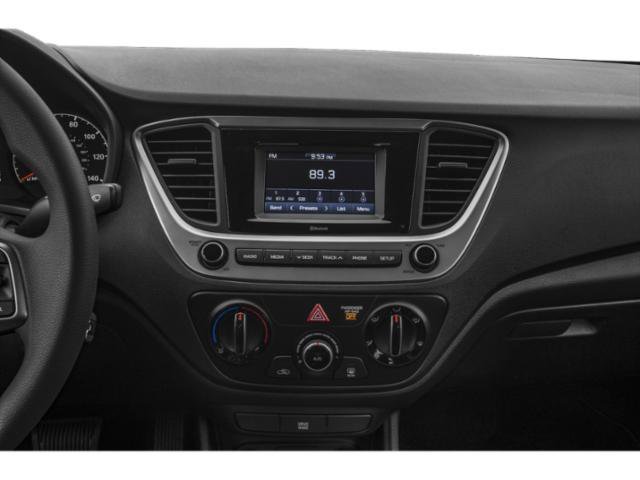 Used 2018 Silver Hyundai SE image 13