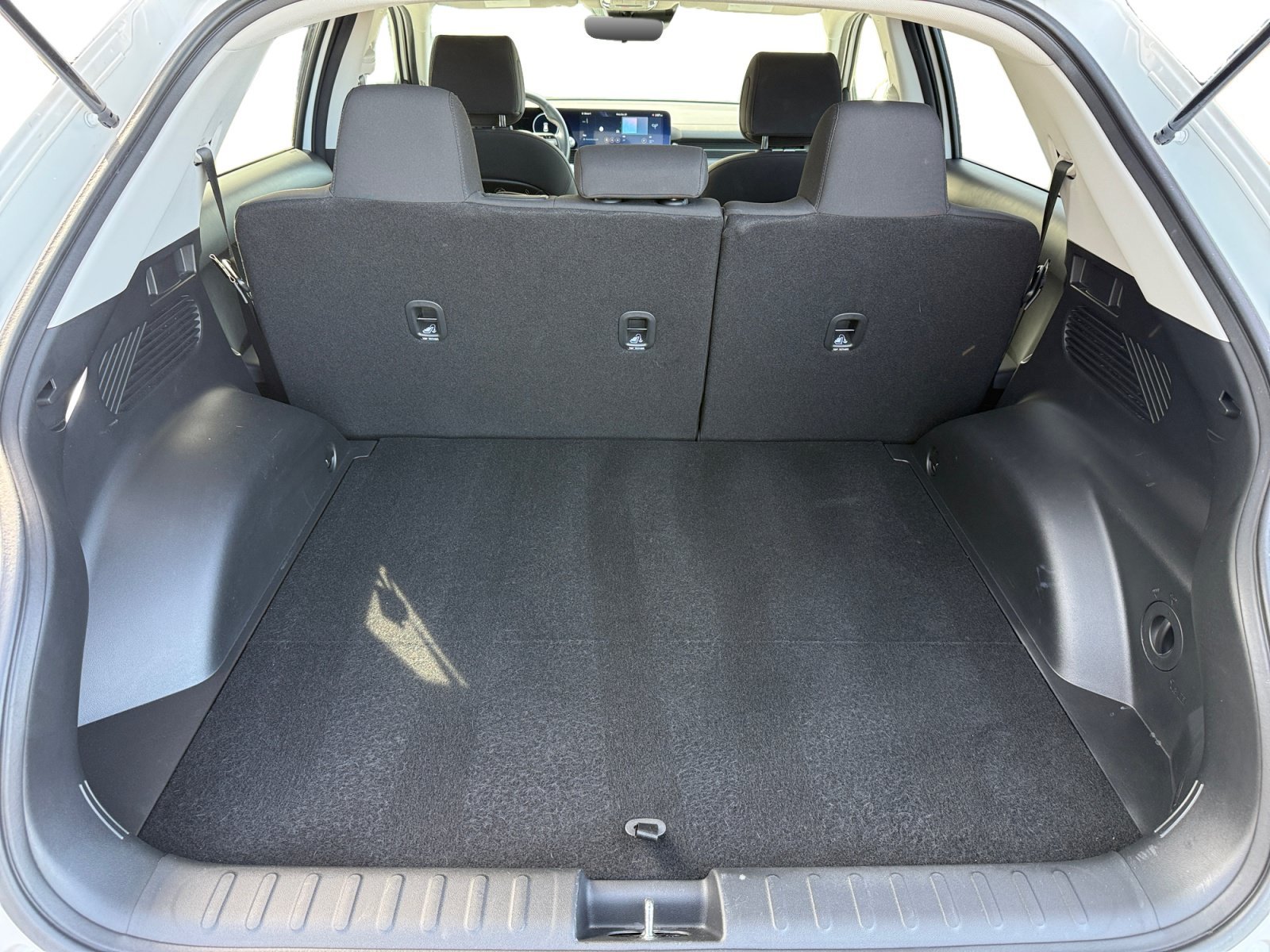 Certified Used 2026 White Hyundai SE Standard Range image 17