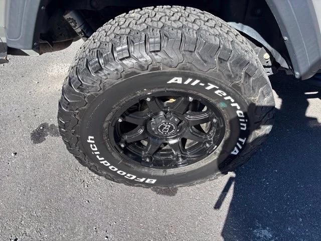 Used 2019 Gray Jeep Sport S image 26