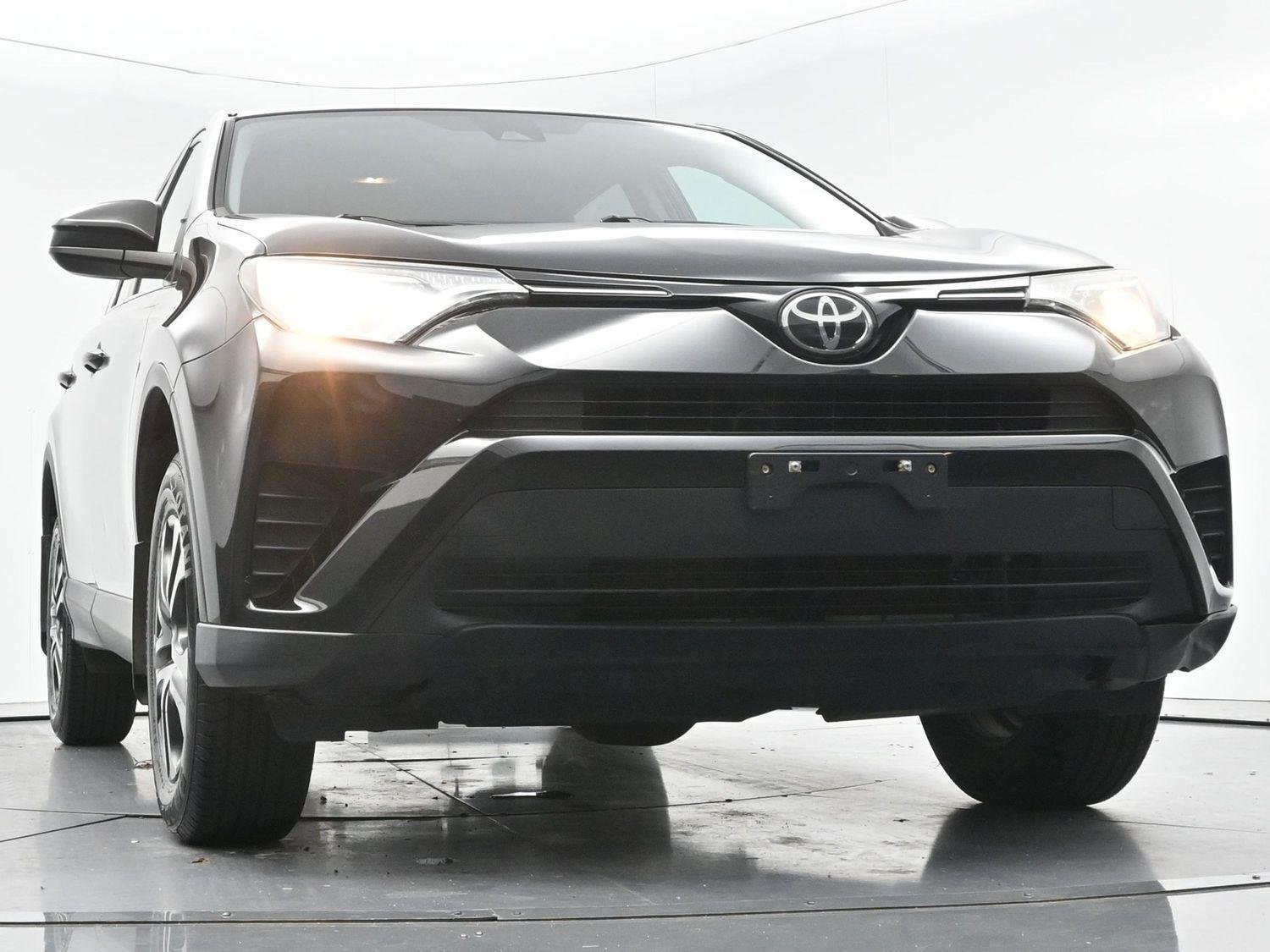 Used 2018 Black Toyota LE image 40