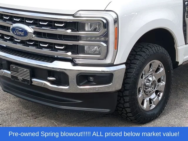 Used 2023 White Ford Lariat image 17
