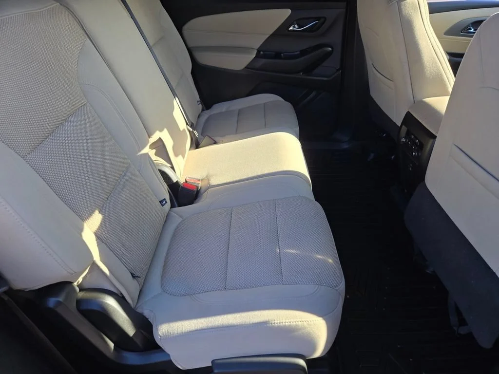 Used 2023 STERLING GRAY METALLIC Chevrolet LS image 16