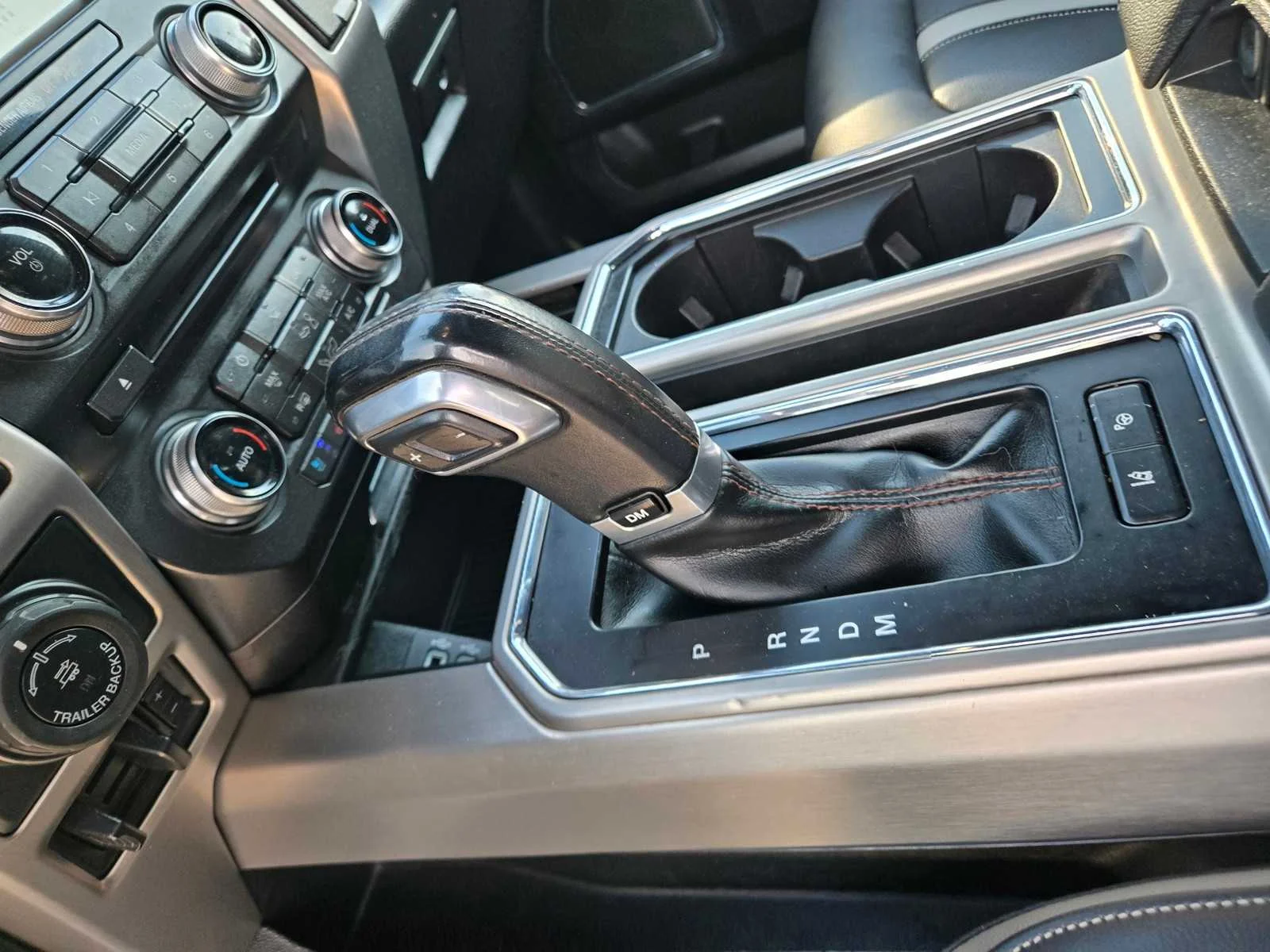2018 Ford F-150 Platinum - Photo 18