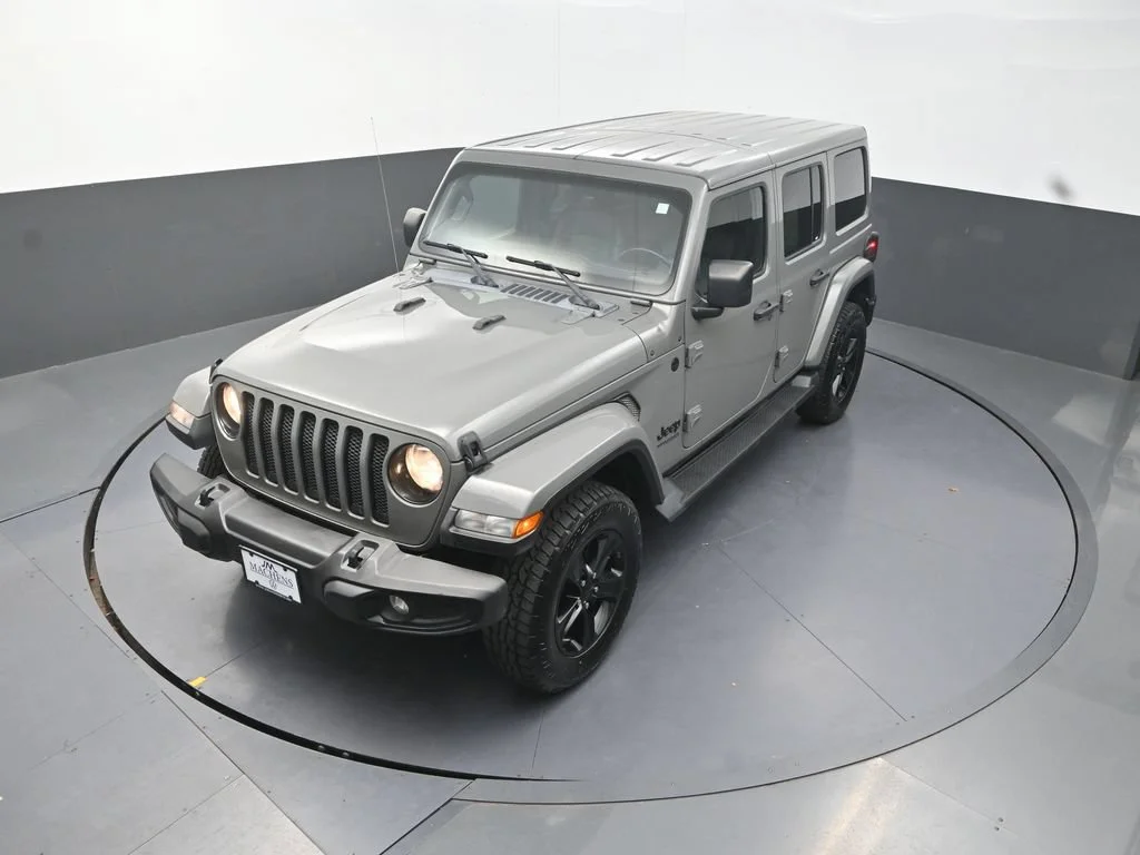Used 2021 Gray Jeep Unlimited Sahara Altitude image 18
