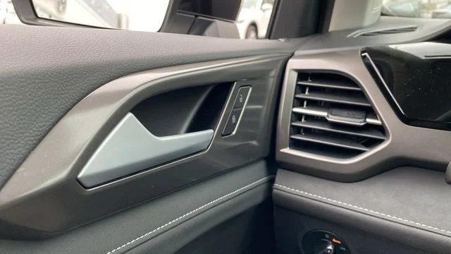 2026 Volkswagen Taos SE Black - Photo 17