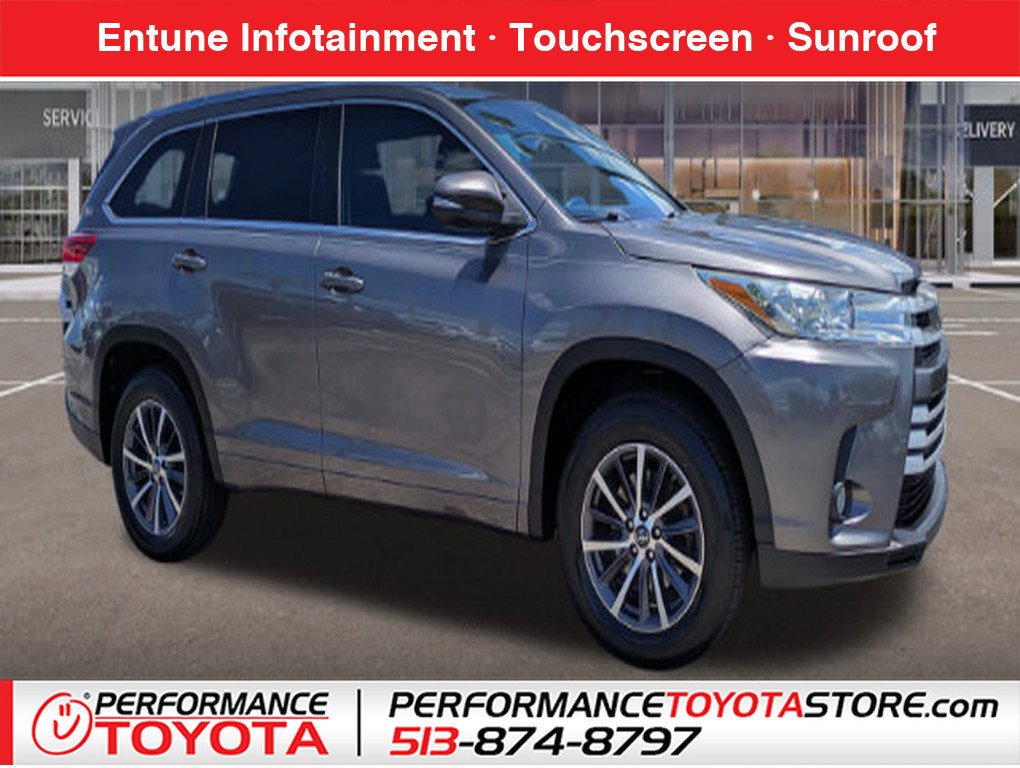 Used 2018 Predawn Gray Mica Toyota XLE image 1