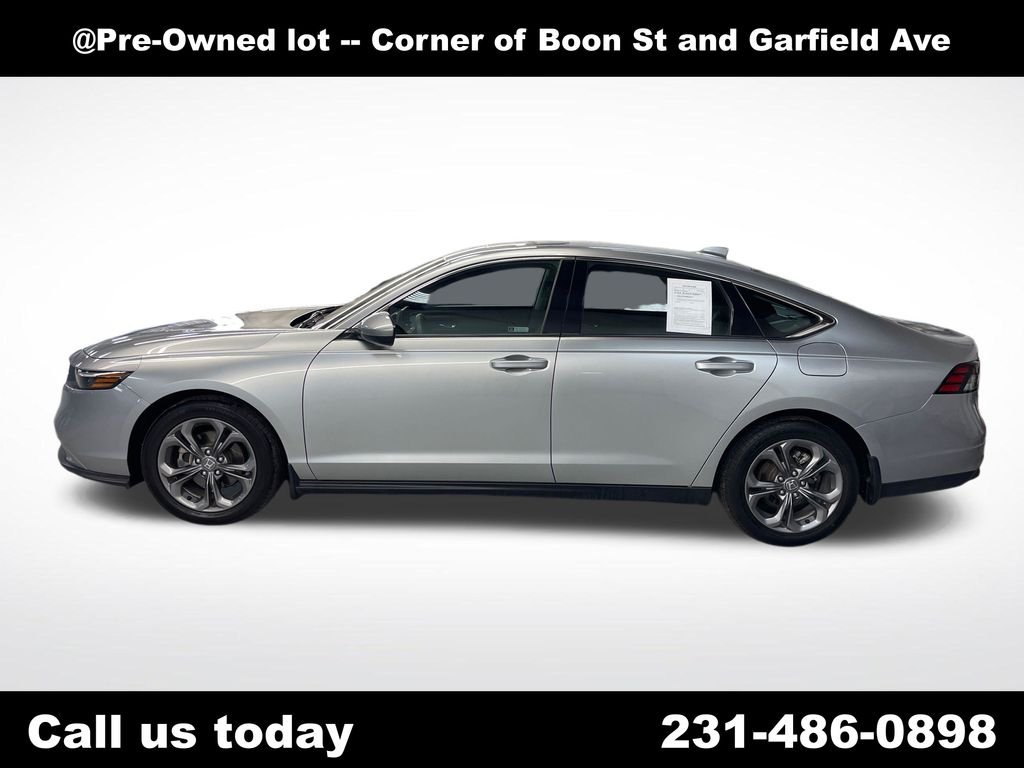 Used 2024  Honda EX image 2