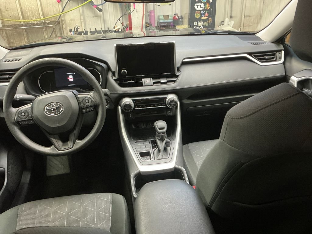 Certified Used 2025  Toyota XLE image 17