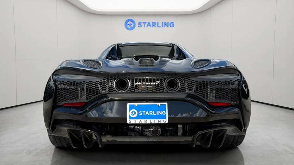 Used 2026  McLaren Spider image 7