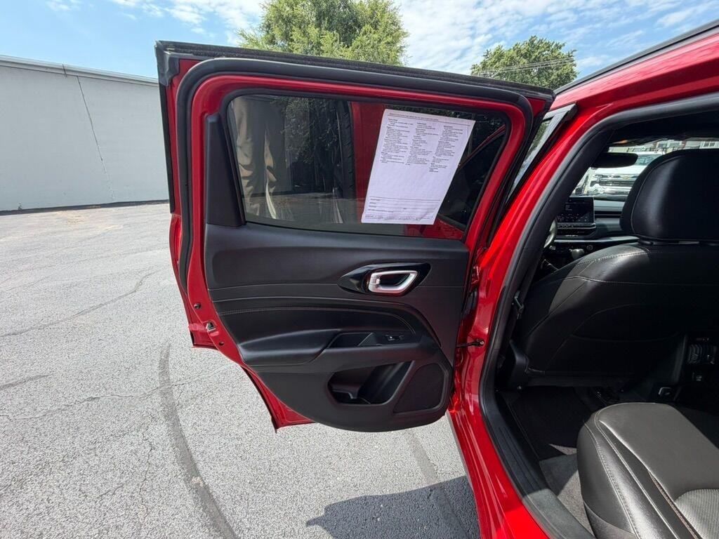 Used 2022 Redline Pearlcoat Jeep (RED) Edition image 25