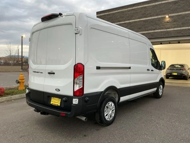New 2026 Oxford White Ford Base image 4