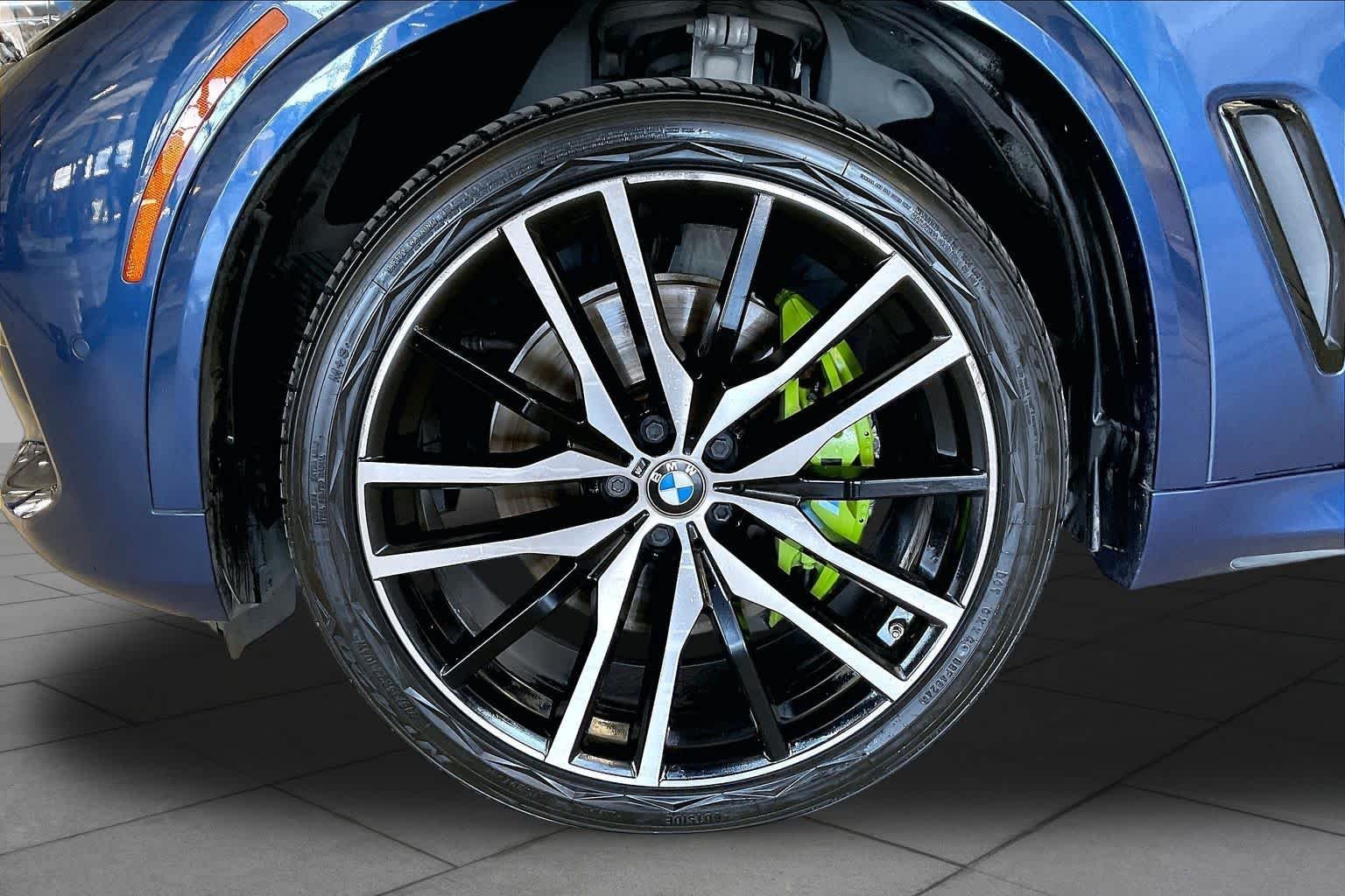 Used 2019 Phytonic Blue Metallic BMW xDrive50i image 10
