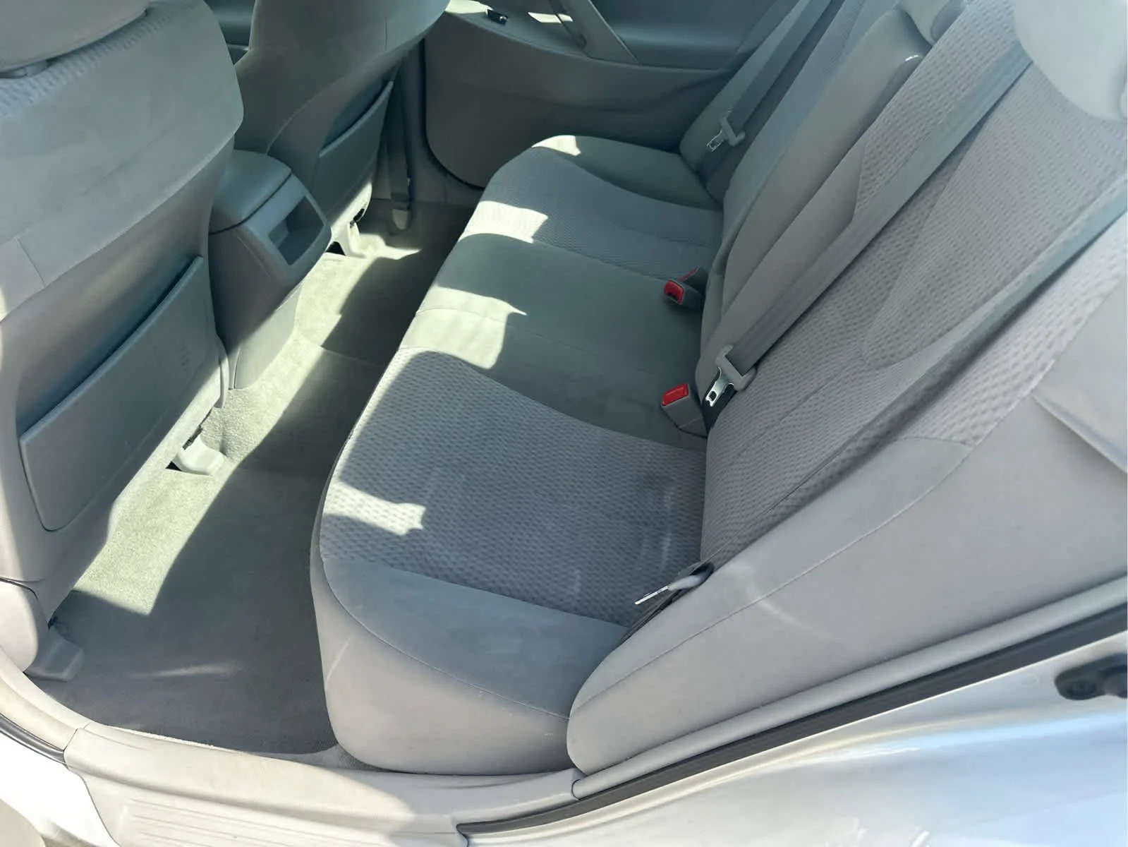 Used 2011 Classic Silver Metallic Toyota LE image 6
