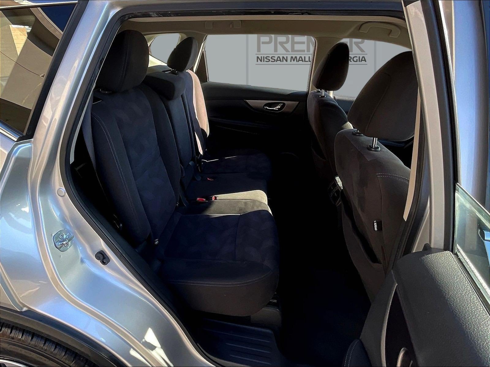 Used 2015 Silver Nissan S image 26