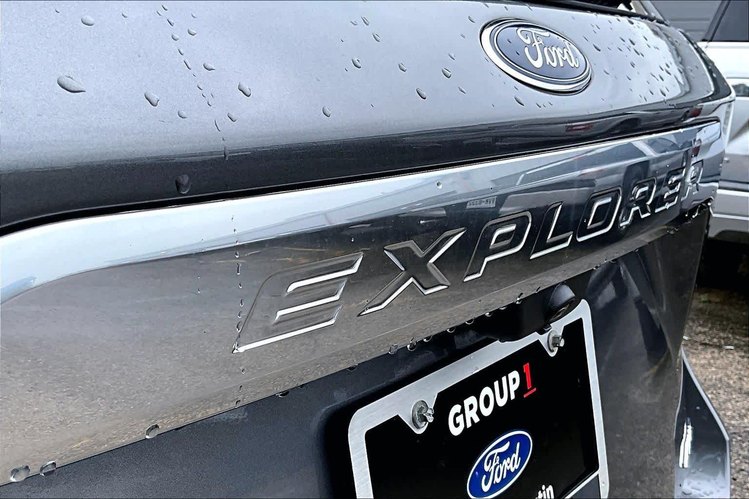 Used 2021 Carbonized Gray Metallic Ford Platinum image 10