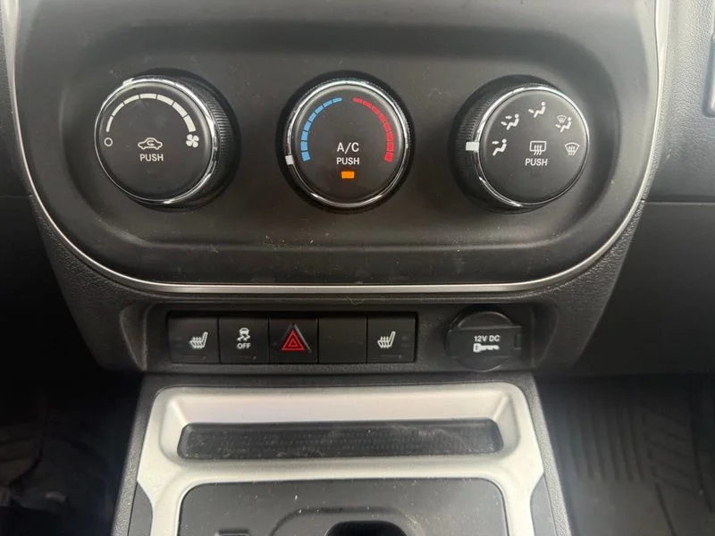 Used 2014 Gray Jeep Latitude image 8