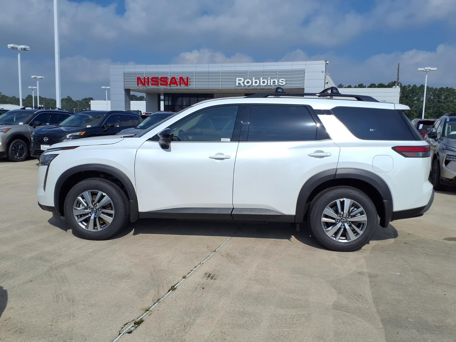2026 Nissan Pathfinder SL White at Robbins Nissan