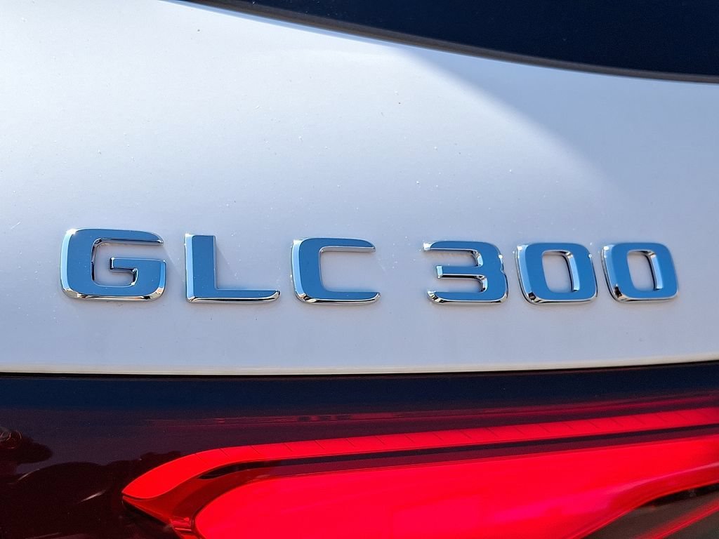 New 2026 Polar White Mercedes-Benz GLC 300 image 38