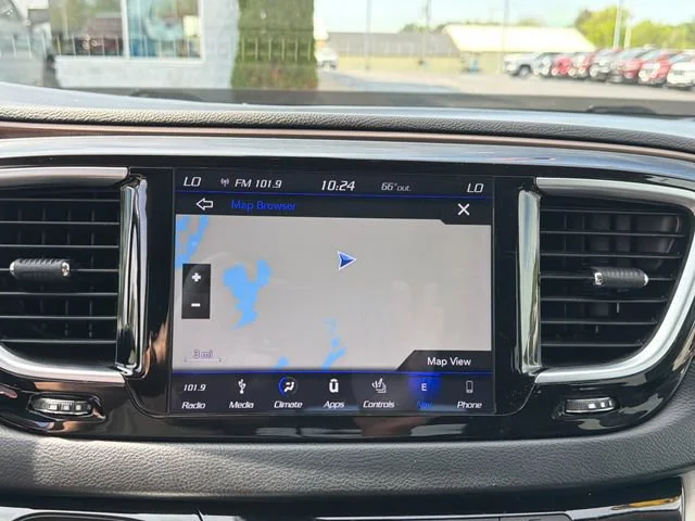 Used 2018 White Chrysler Touring L Plus image 25