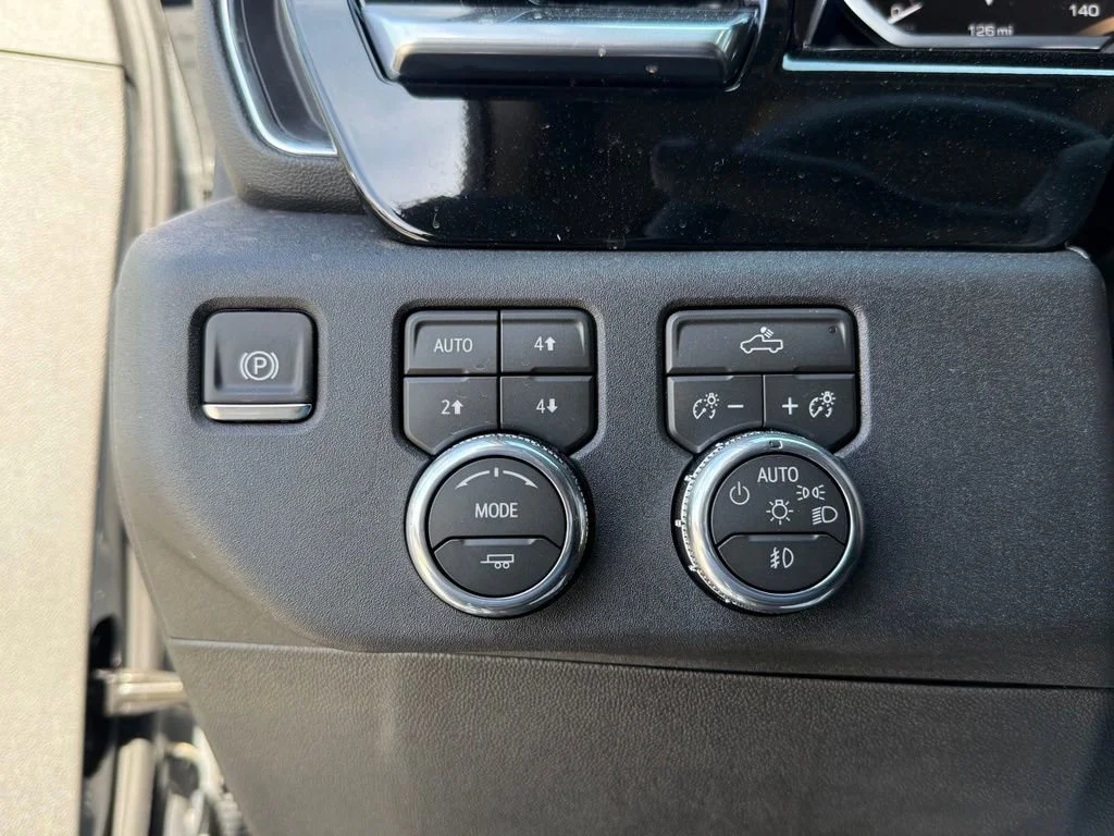 New 2026 Sterling Metallic GMC Elevation image 28