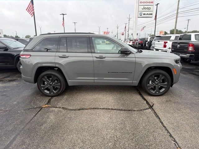 New 2027 Sting-Gray Clearcoat Jeep Limited Reserve image 8