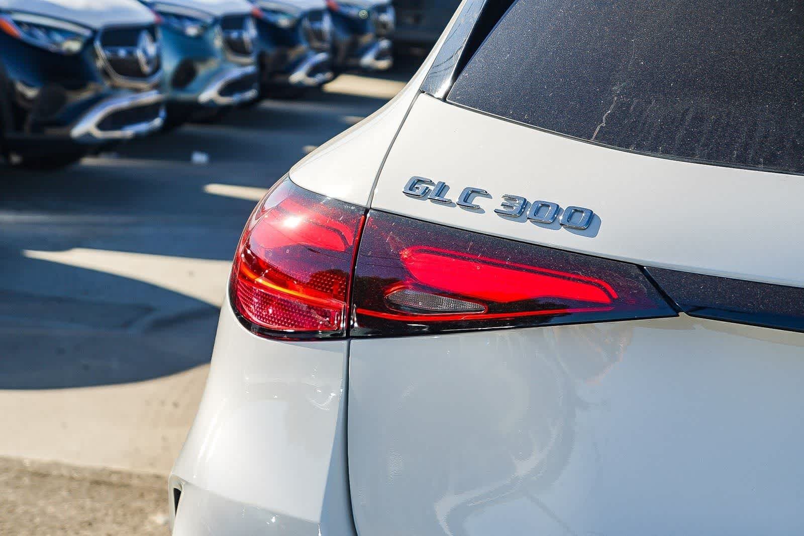 New 2026 Polar White Mercedes-Benz GLC 300 image 7