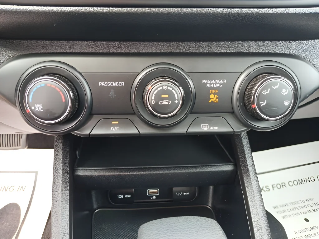 Used 2023 White Kia LXS image 18