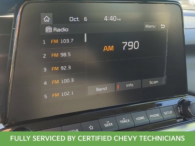 Used 2020 Silver Kia LXS image 27