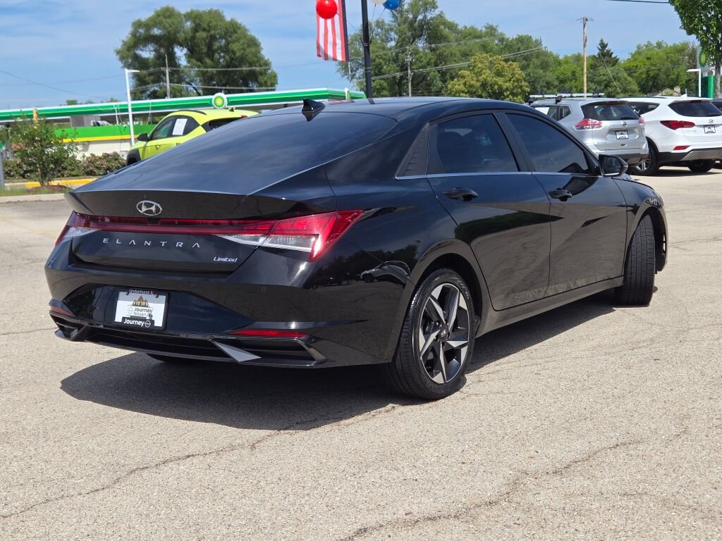 Used 2022 Black Hyundai Limited image 10
