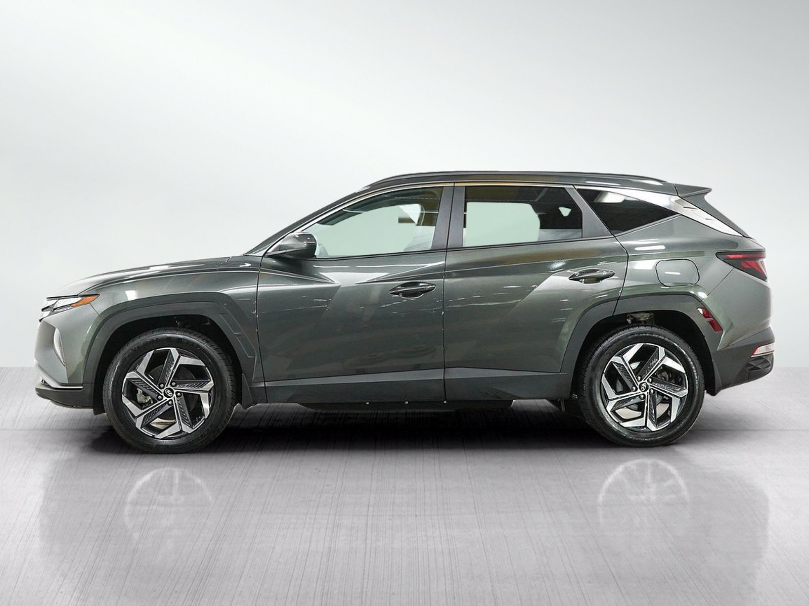Used 2024 Hyundai Tucson SEL with VIN KM8JBDD25RU142704 for sale in Minneapolis, Minnesota