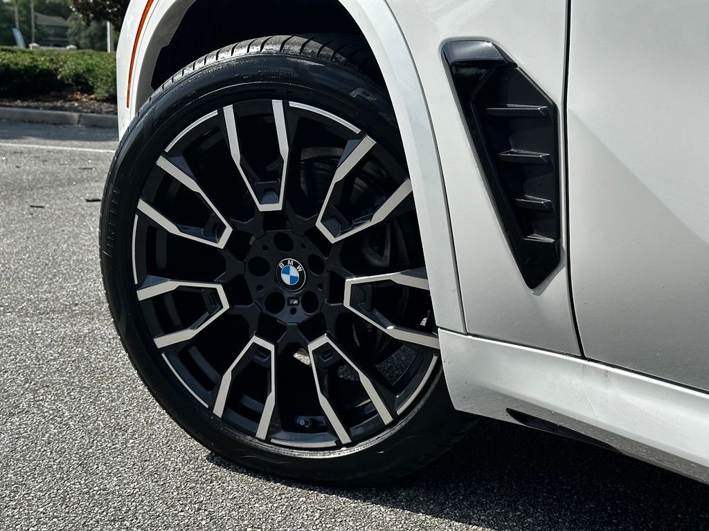 Used 2026 White BMW sDrive40i image 9