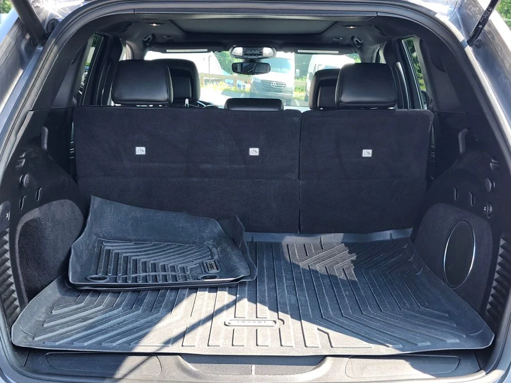 Used 2020 Silver Jeep Limited image 32